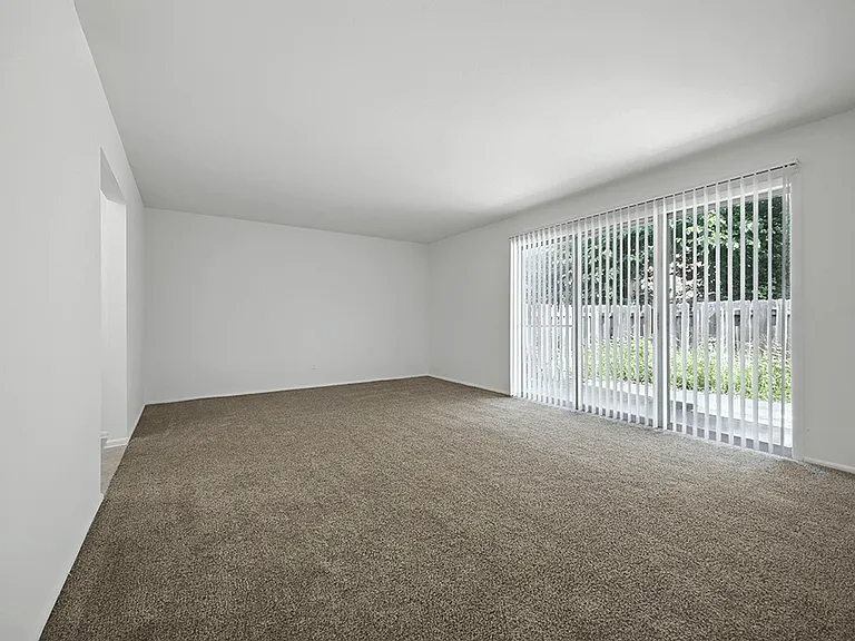 Ashton Pointe — Photo 1