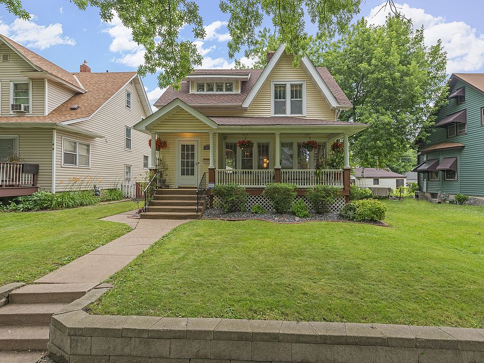 1st image of 677 Ivy Ave E