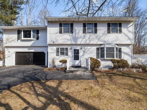 33 Ireland Drive, Poughkeepsie, NY 12603