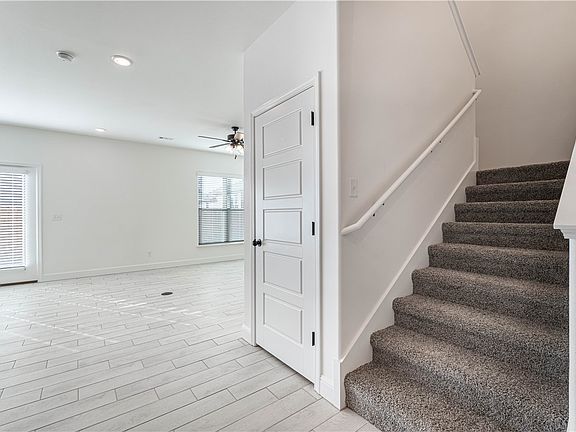4th image of 2081 Wildflower Dr