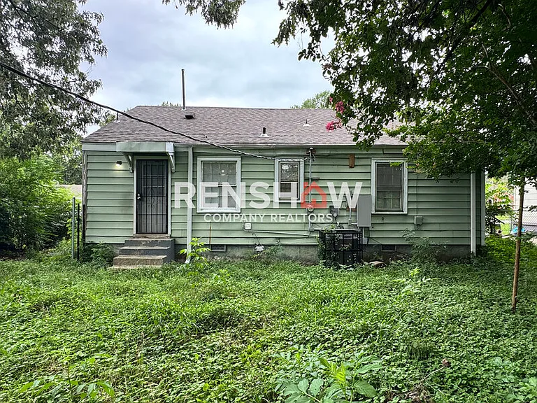 978 Dillworth St — Photo 13