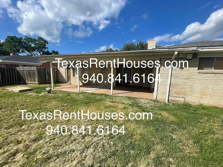 4602 Melody Ln — Photo 12