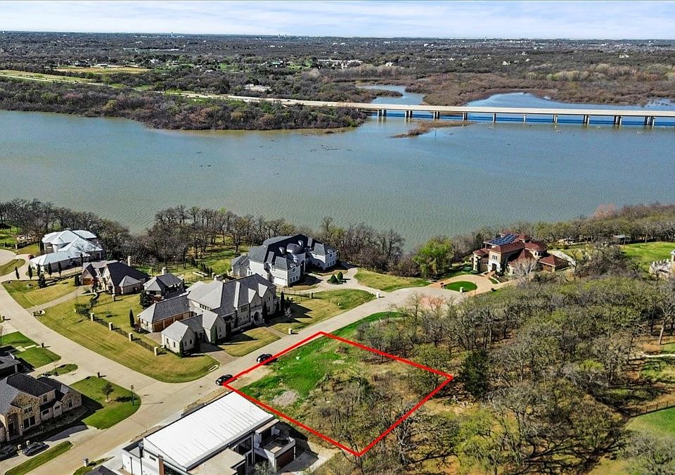 1st image of 2309 Oak Bluff Dr