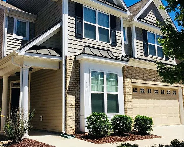 709 Garden Square Ln — Photo 2