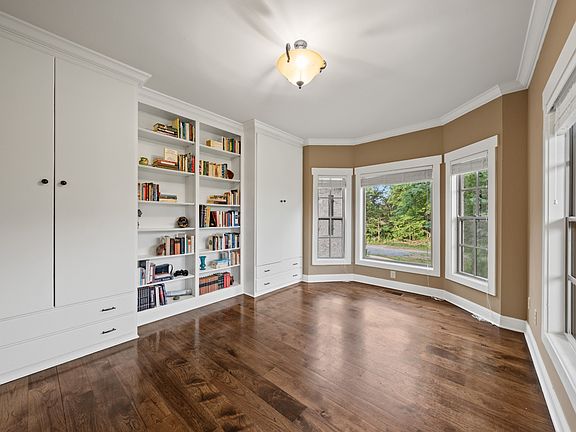 32nd image of 128 Leath Ln