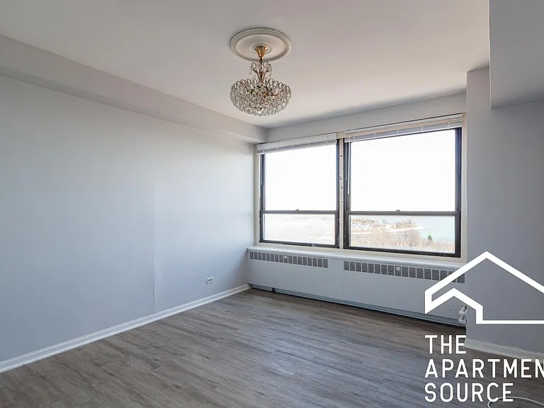 720 W Gordon Ter #1505 — Photo 4