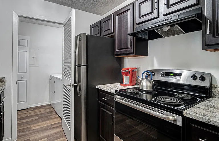 Eagles Point at Tampa Palms Apartments — Photo 24
