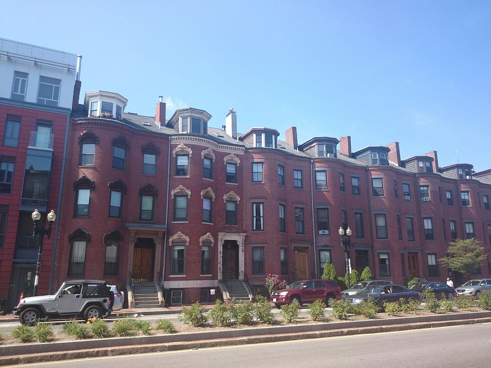 2nd image of 681 Massachusetts Ave APT 2