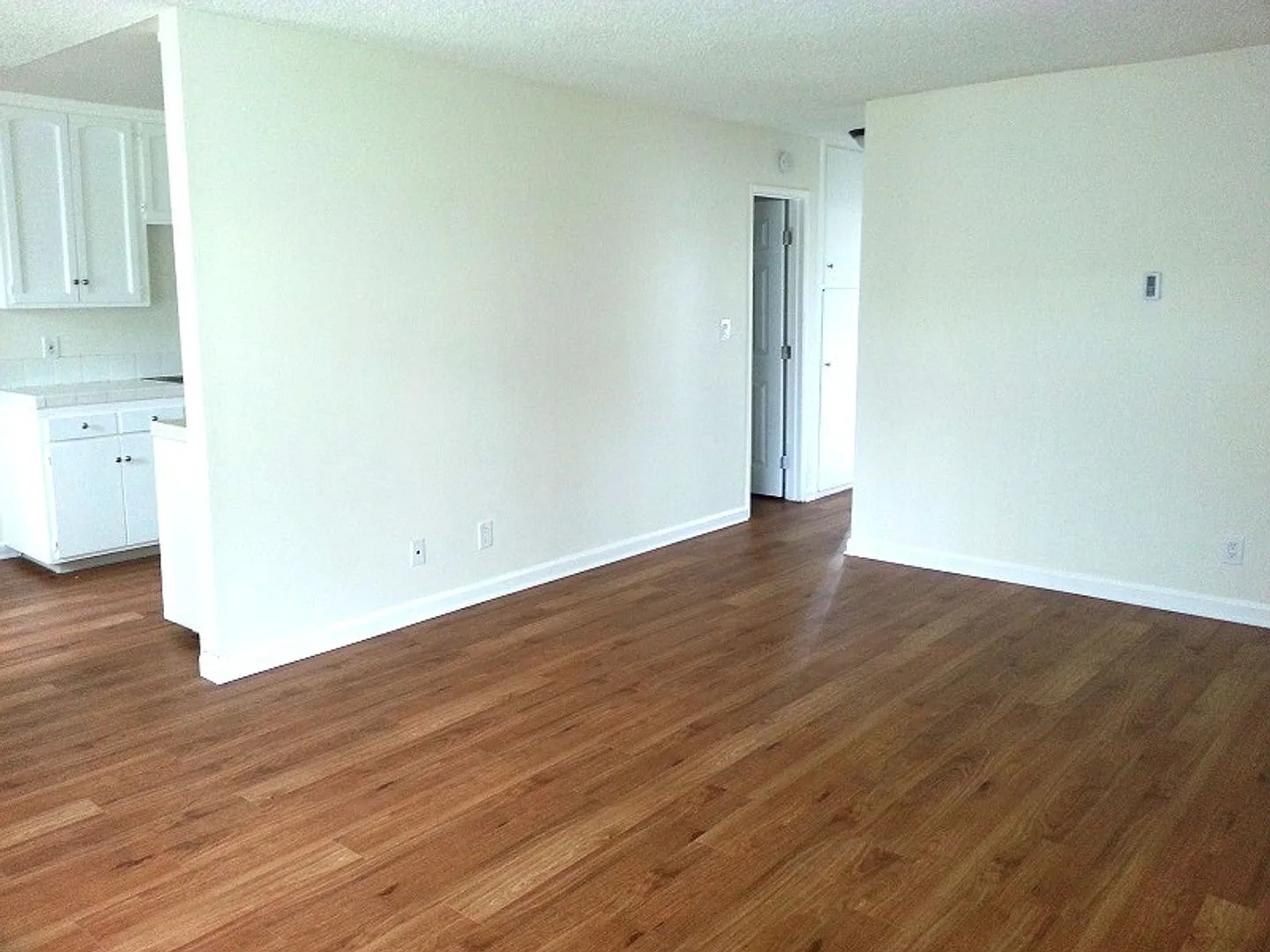 210 Quintard St — Photo 4