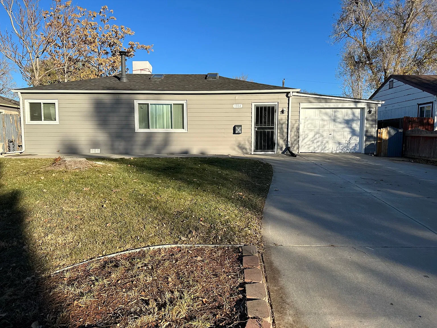 3 bed, 1009 sqft, $2,250 — Photo 2