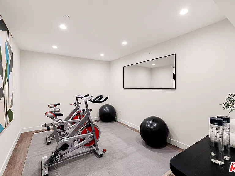 3116 Elvido Dr — Photo 35