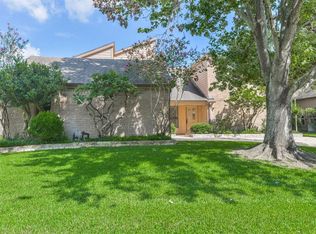 15175 Diana Ln, Houston, TX 77062