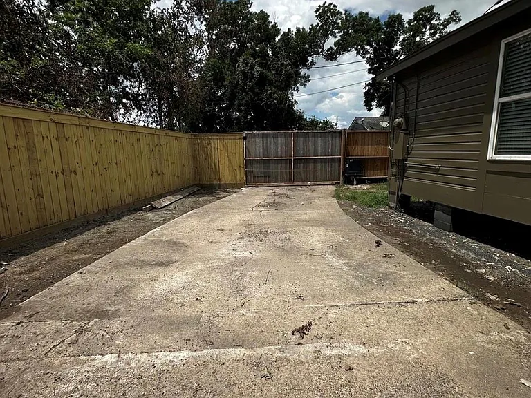 4202 Basil St — Photo 8