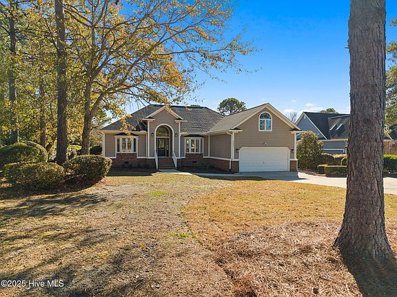 3rd image of 3223 St Andrews Circle SE