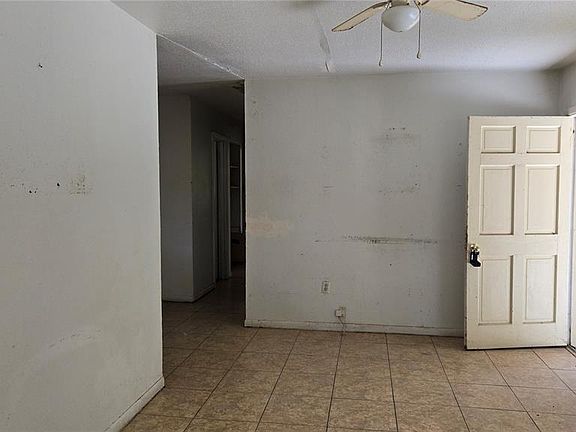 4th image of 6404 SW 9th Ave