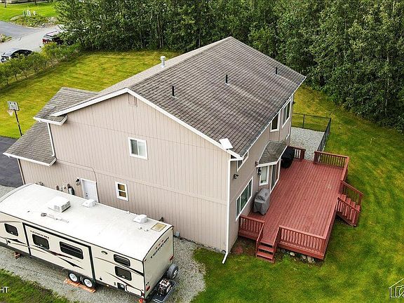 5th image of 293 N Tiffany Dr