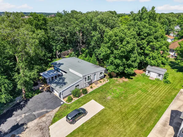 300 Adams St, Ottawa, IL 61350
