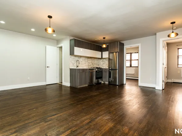 207 Schaefer St #2, Brooklyn, NY 11207