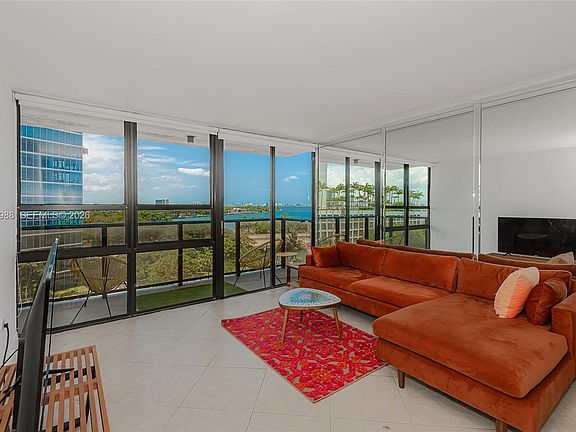5th image of 600 NE 36th St APT 706