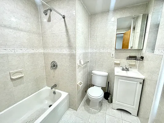 Rented by Palladium Property Group | media 9