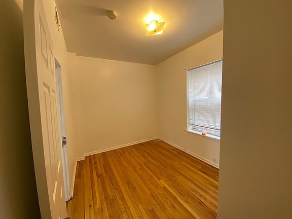 3rd image of 4951 N Albany Ave APT 3