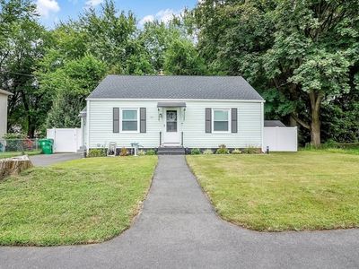 40 Greenwich St, Chicopee, MA, 01013