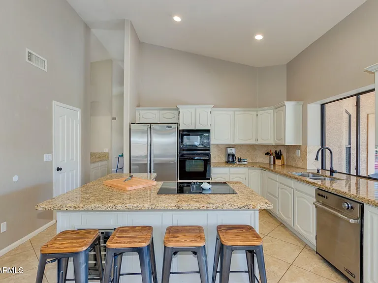 1585 W Honeysuckle Ln — Photo 10