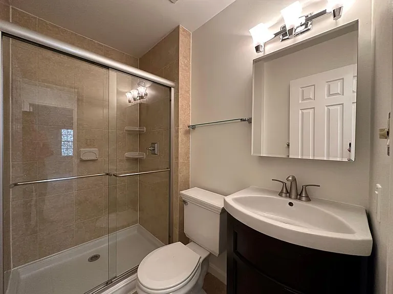 Upper Level Hall Bath