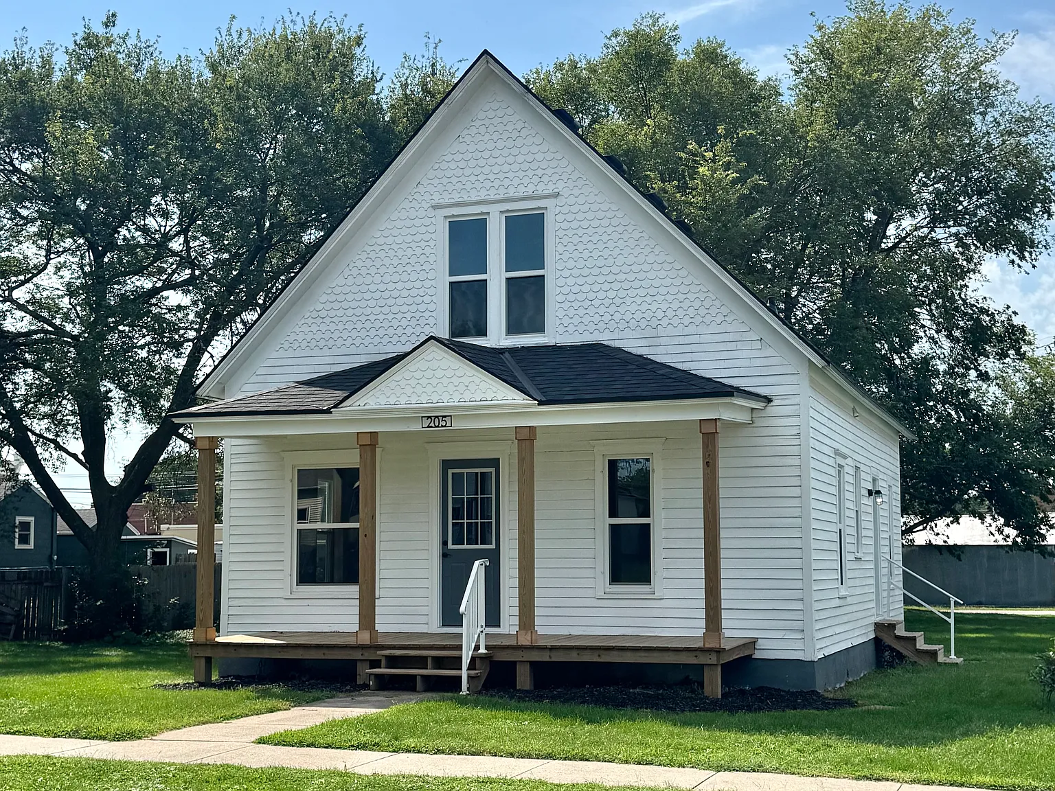 3 bed, 1148 sqft, $1,350 — Photo 1