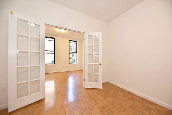 Rented by Buchbinder & Warren | media 7