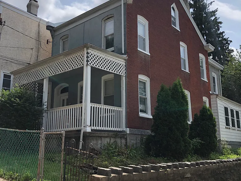 247 Green Ln — Photo 18