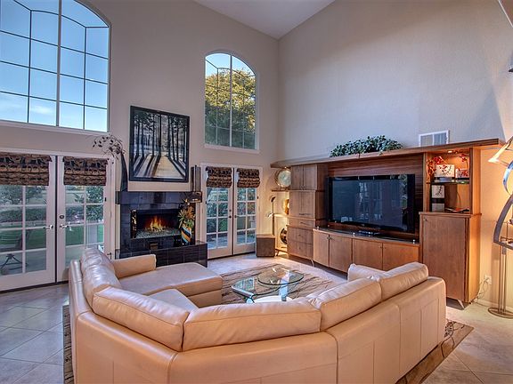 2nd image of 4888 Bradshaw Ct