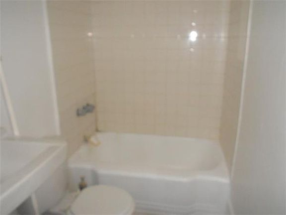 2nd image of 916 Lafayette Ave APT 1