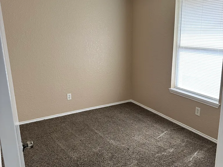 8146 Marydean Ave — Photo 8