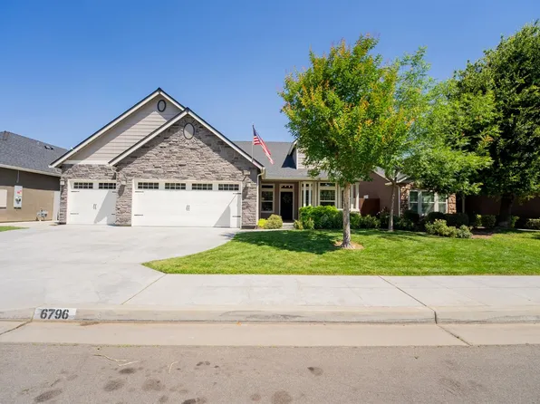 6796 W Oak Ave, Fresno, CA 93722