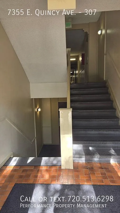 Beautiful 2-bedroom, 1.5-bathroom condo Brand new carpet and fresh paint — Photo 3