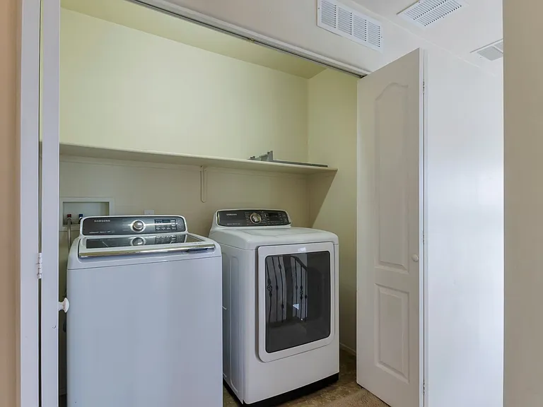 1595 W Gleaming Moon Ln — Photo 13