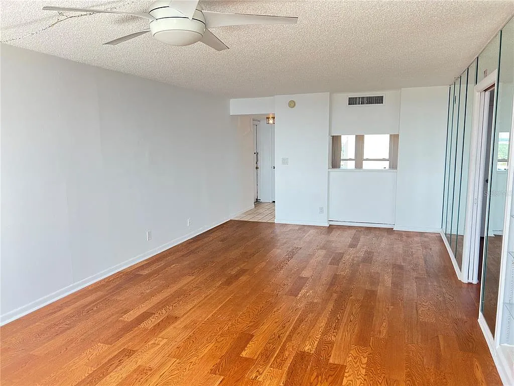 2 bed, 2.0 bath, 1050 sqft, $1,750 — Photo 3