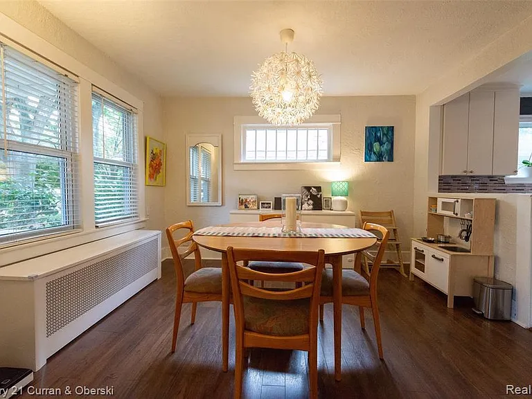 523 E Farnum Ave — Photo 28