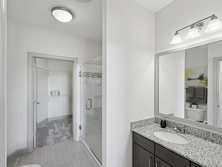 One Metrocenter — Photo 23