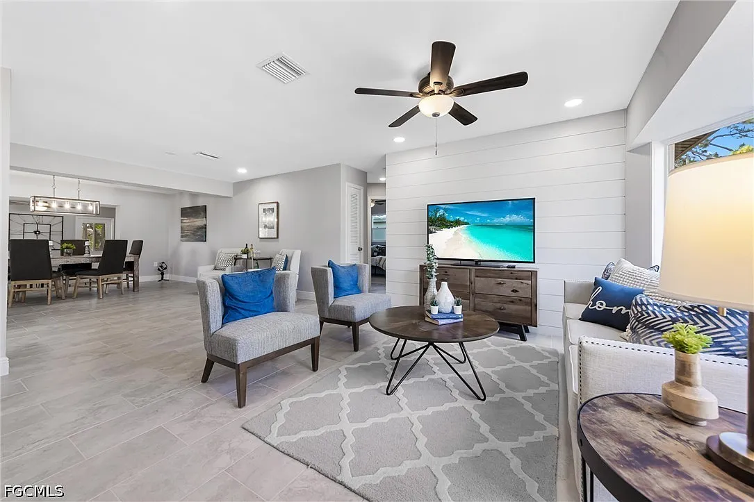 4 bed, 2.0 bath, 1661 sqft, $2,600 — Photo 3