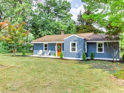 5364 Grand River Dr NE, Grand Rapids, MI, 49525