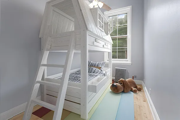 Rented by Compass | media 23