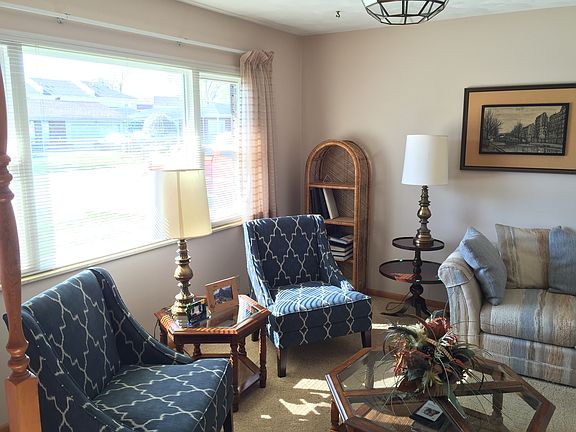 3rd image of 111 Freeman Ct