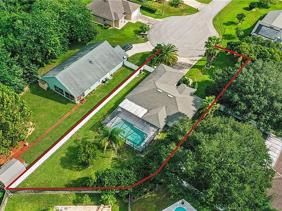 3rd image of 355 Banyan Dr