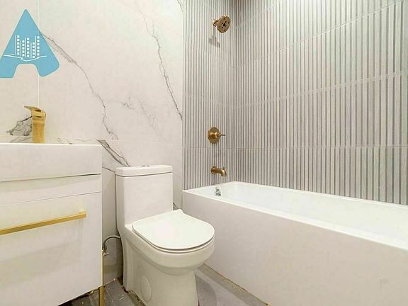4th image of 289 Bushwick Ave #3R