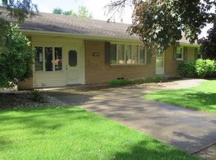 209 Vermont St, Momence, IL 60954