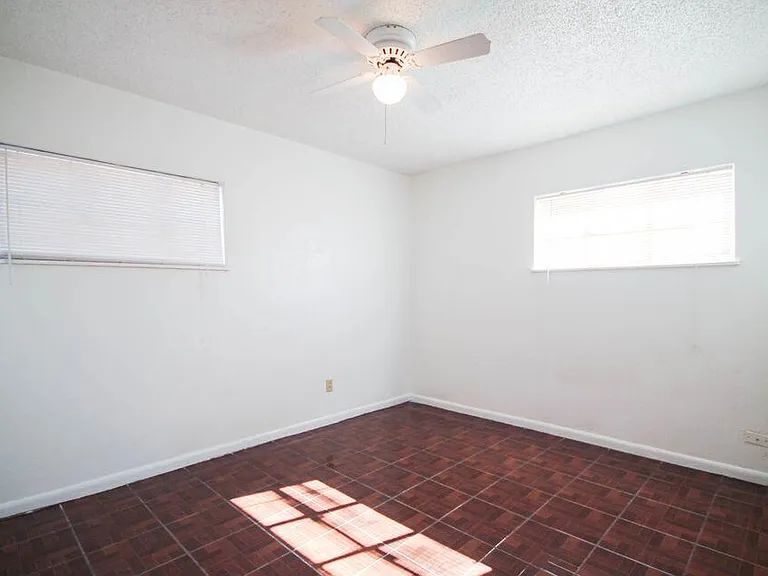 209 San Saba Rd — Photo 12
