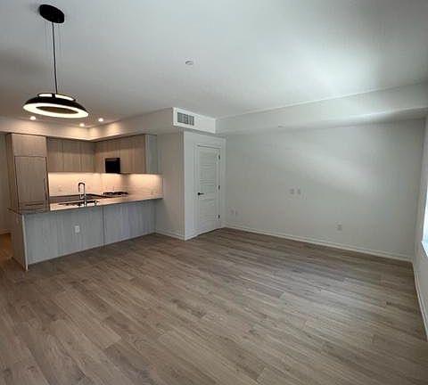 3rd image of 1134 N Orange Dr #3