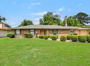 14256 Shadow Bay Dr, Willis, TX 77318